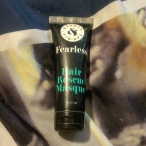 Beauty pin ups hair masque